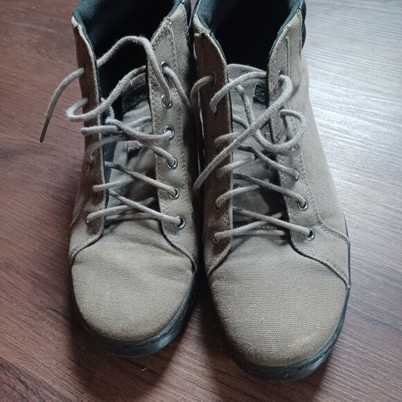 Dr. Martens Plaza Men’s Canvas Boots – Size US 10 (Like New) - Picture 6 of 6